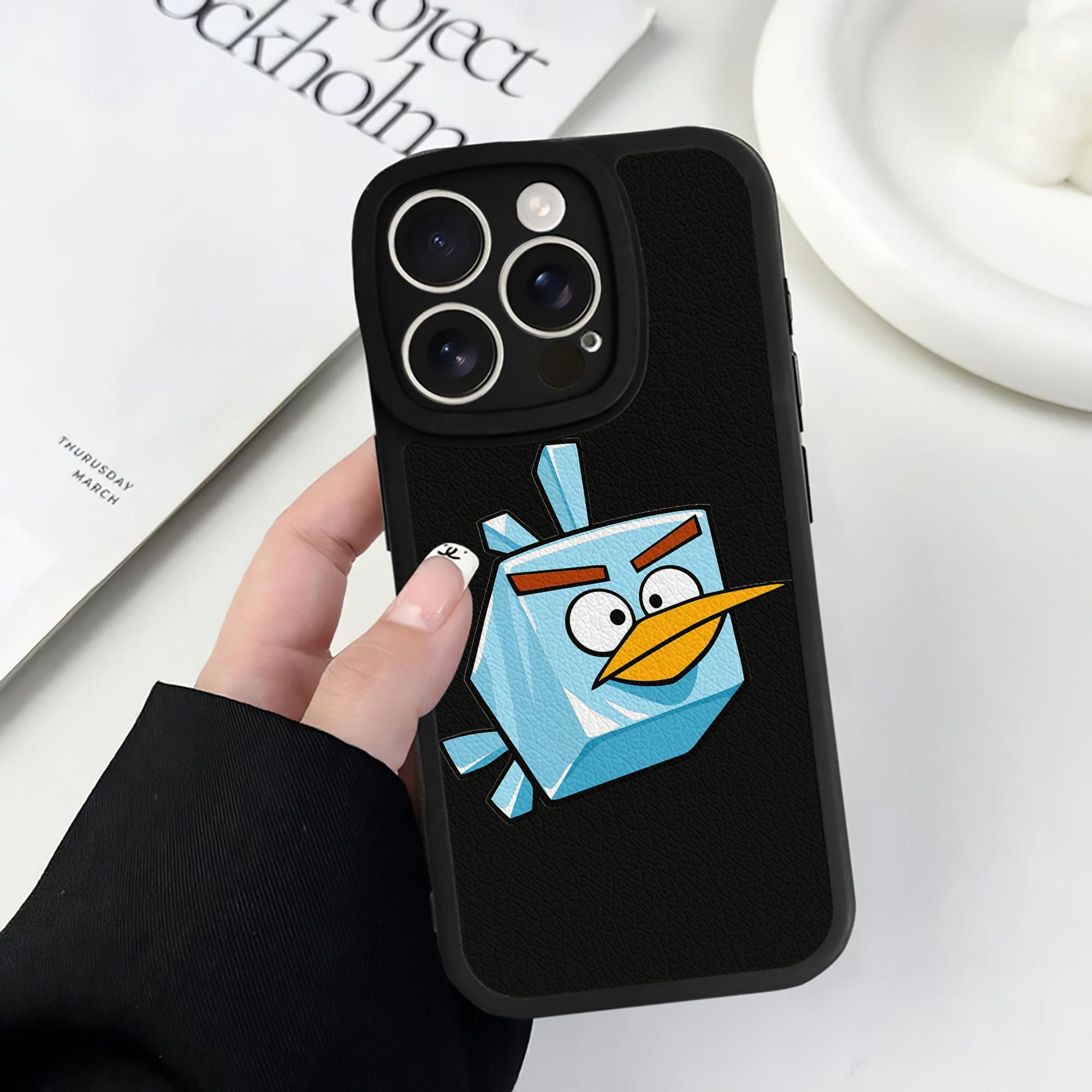 （画像用） Angry Birds アングリーバード 【iPhone 16シリーズ対応】シリコンスマホケース（レザー調） 材質：シリコン